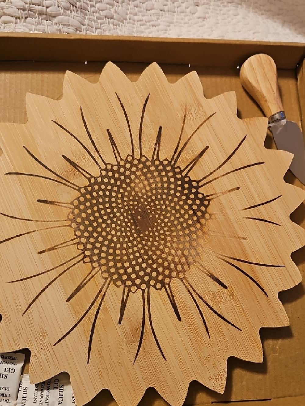 Sunflower Wooden Cheese Serving Platter and Knife - Picture 2 of 3